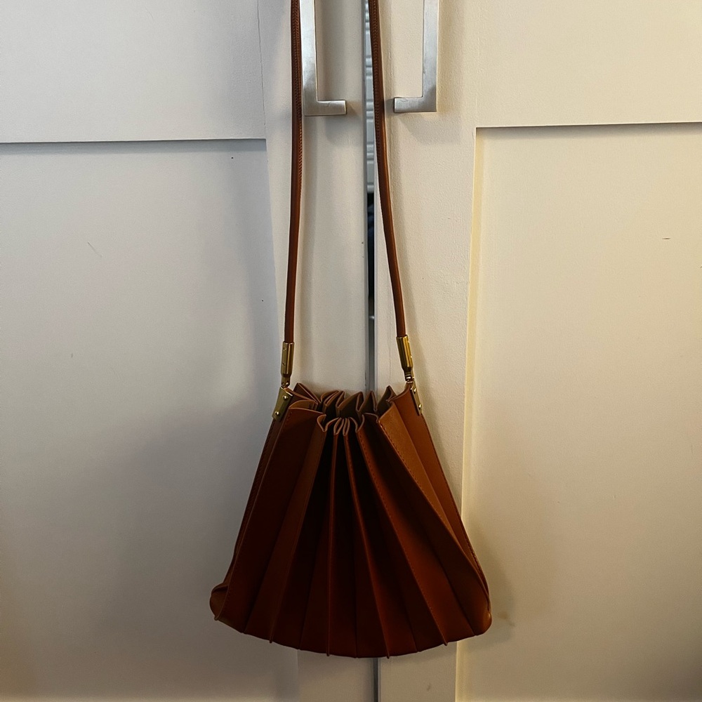 Melie Bianco -Carrie Pleated Vegan Shoulder Bag-camel tan